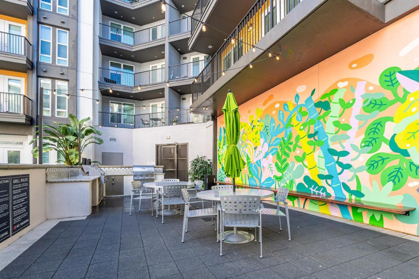Tropical Field 1 Bed In Downtown With Free Parking Apartment Sankt Petersburg Exterior foto