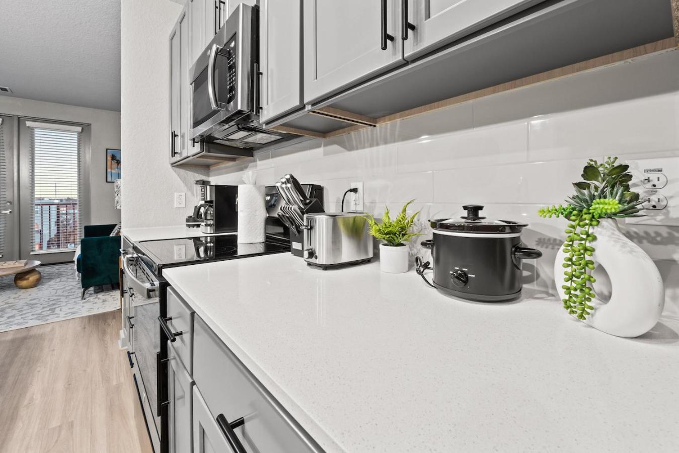 Tropical Field 1 Bed In Downtown With Free Parking Apartment Sankt Petersburg Exterior foto