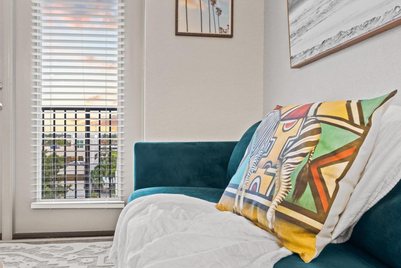 Tropical Field 1 Bed In Downtown With Free Parking Apartment Sankt Petersburg Exterior foto