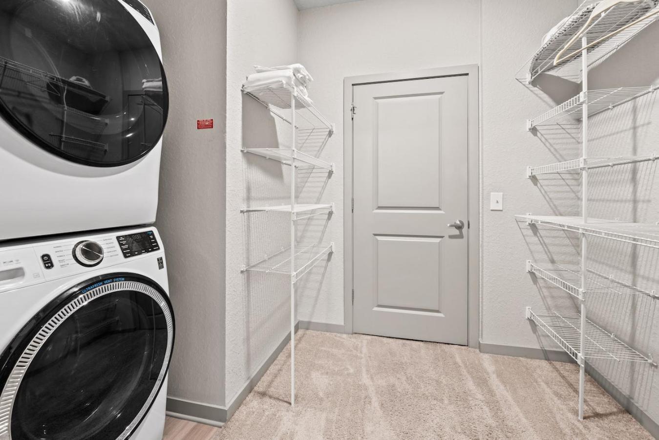 Tropical Field 1 Bed In Downtown With Free Parking Apartment Sankt Petersburg Exterior foto